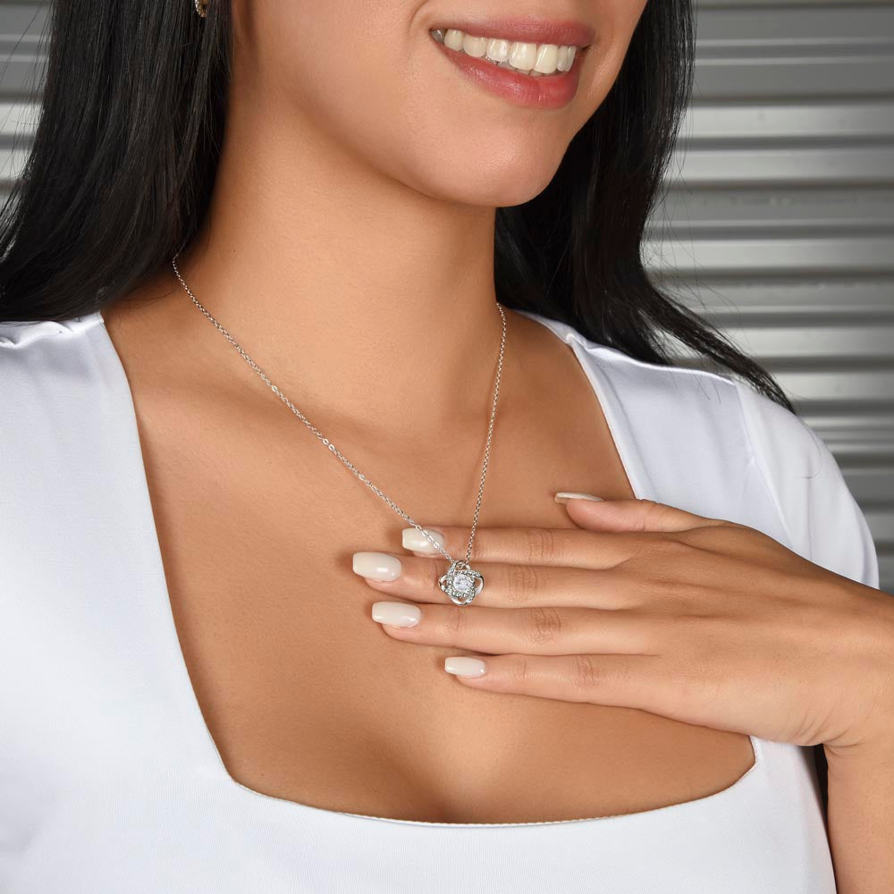 Collar Nudo de Amor - A nuestra querida mamá (Edición limitada)